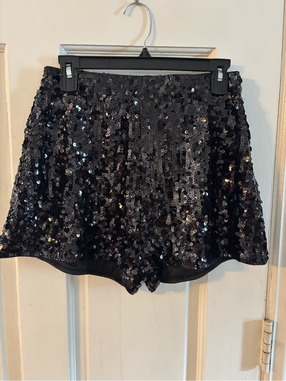 MANER Black Sequined Hot Pants Shorts Size S Women High Rise Elastic Pull On